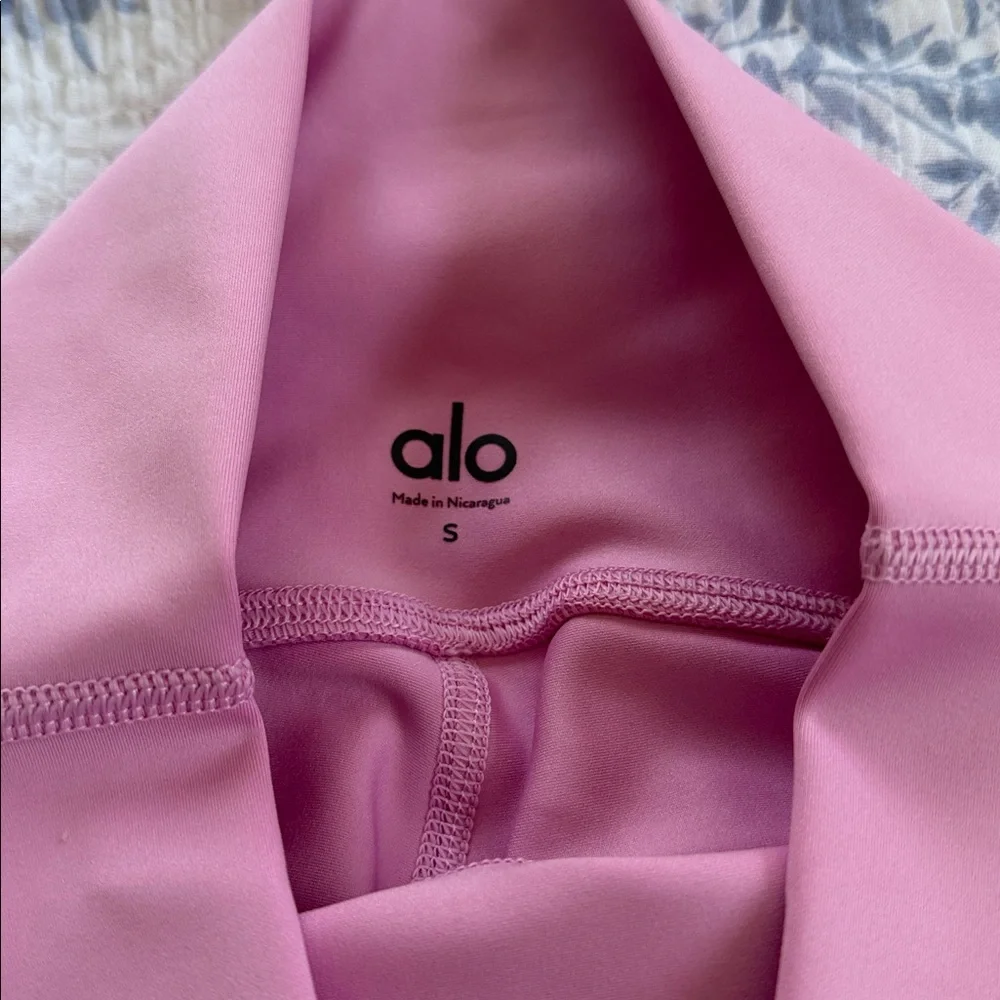 Alo Yoga pink leggings